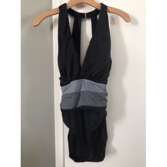 Badgley Mischka Halter One Piece Butt Ruched Bathing Suit Size 8 - Picture 3 of 5